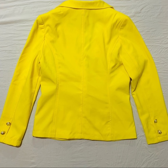 Blazer - Picture 6 of 6